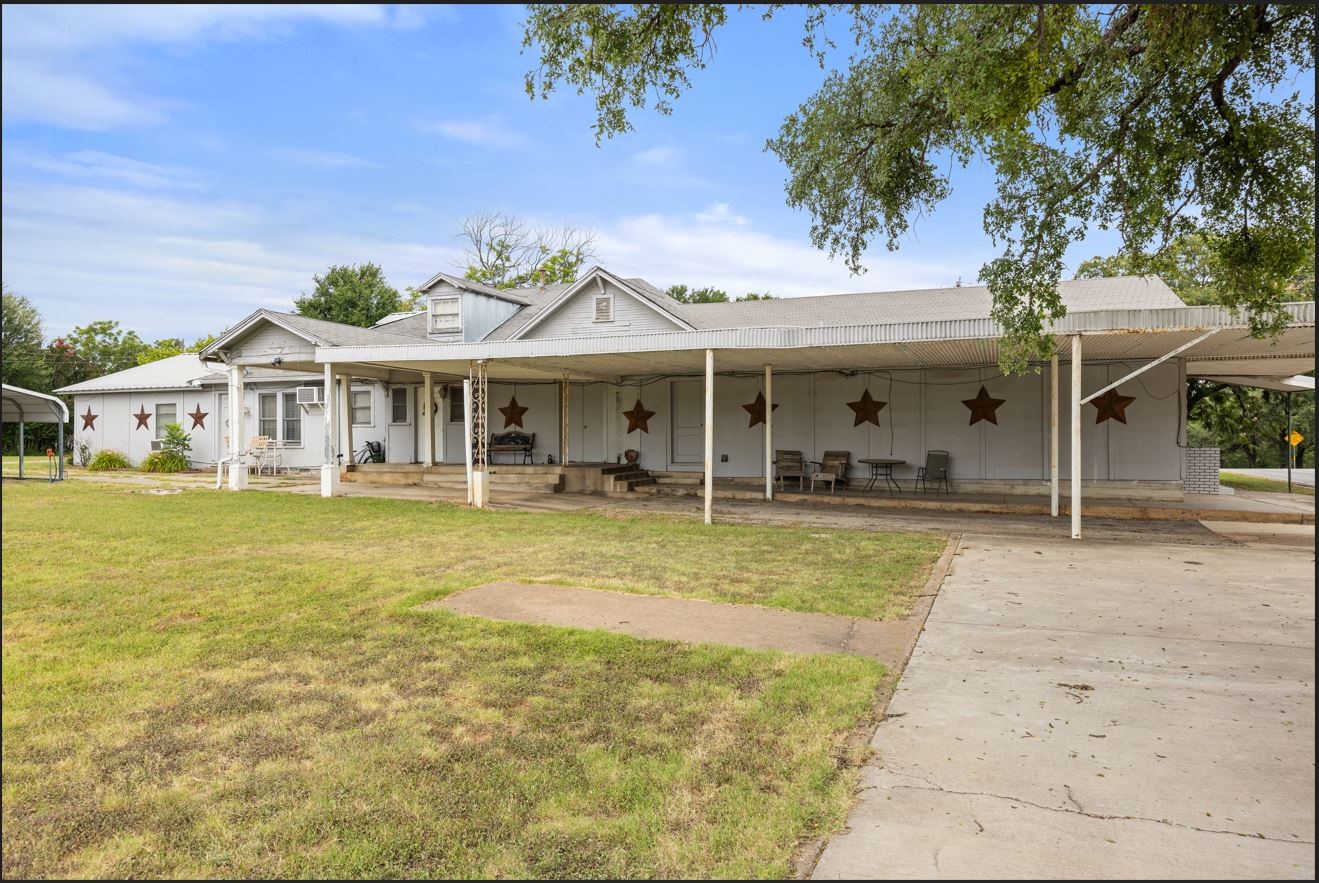 300 E Elm Street Glen Rose TX 76043