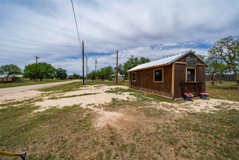 102 2nd Street Trent TX 79561