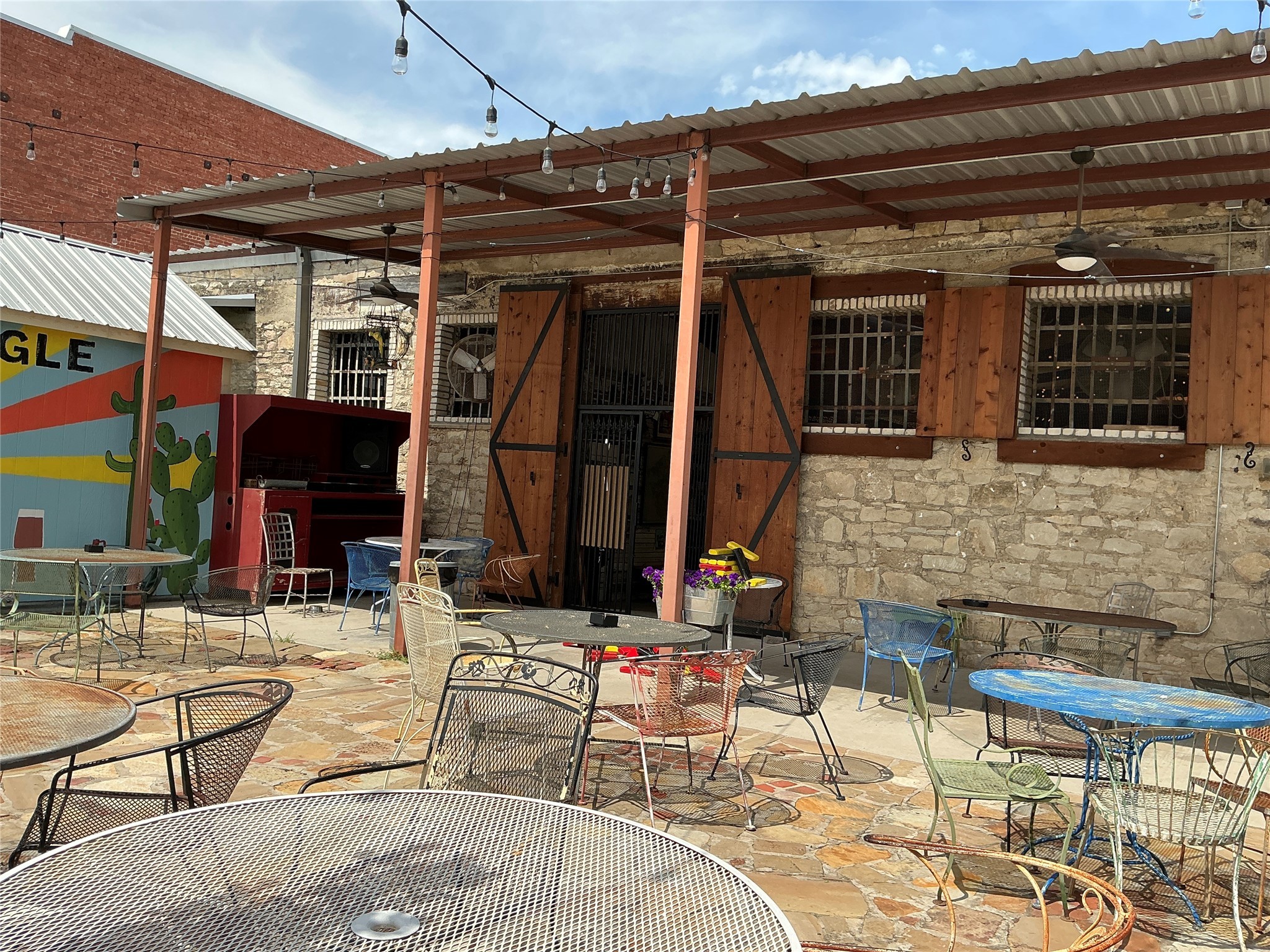 120/124 N Austin Street Comanche TX 76442