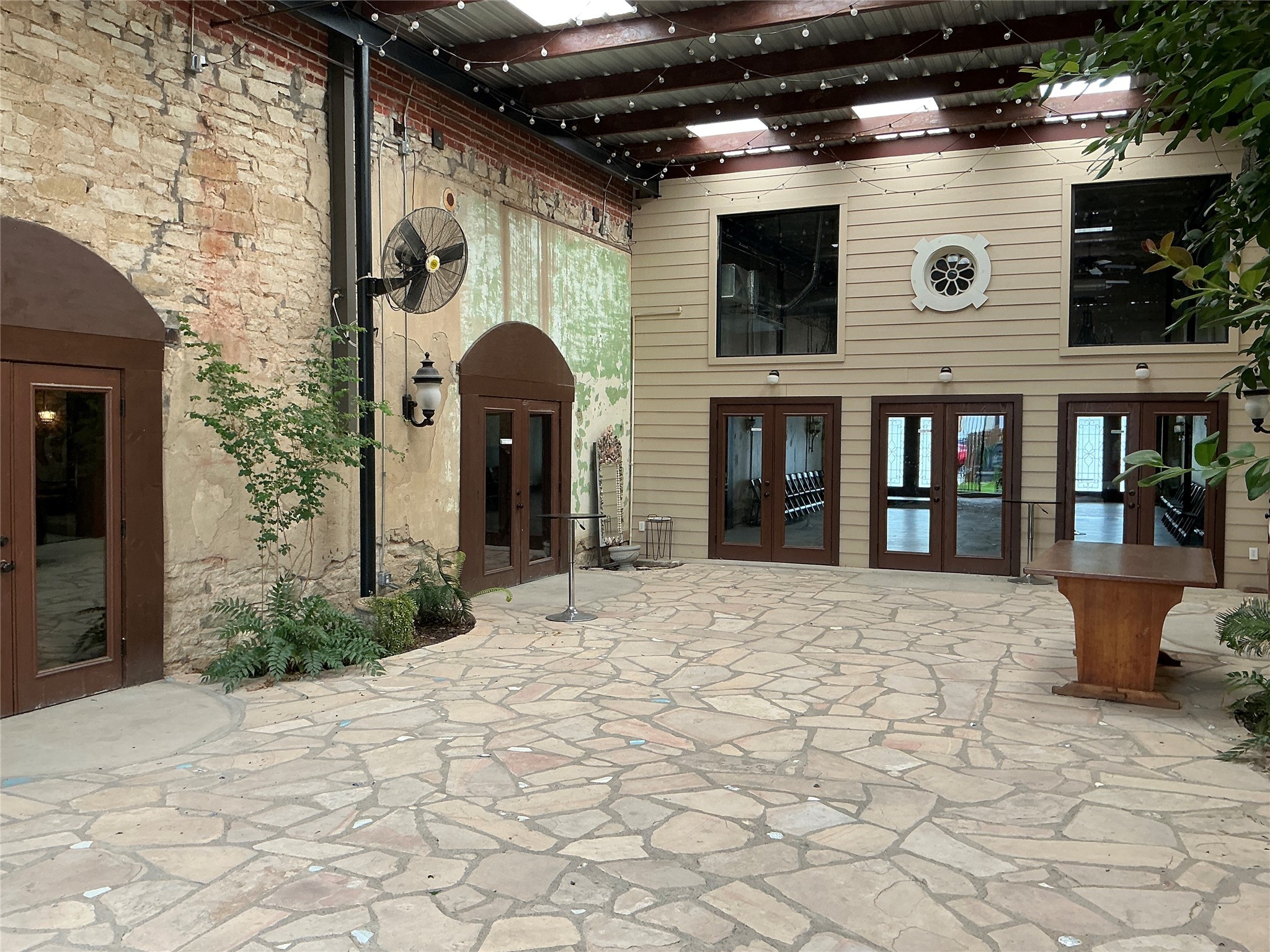 120/124 N Austin Street Comanche TX 76442