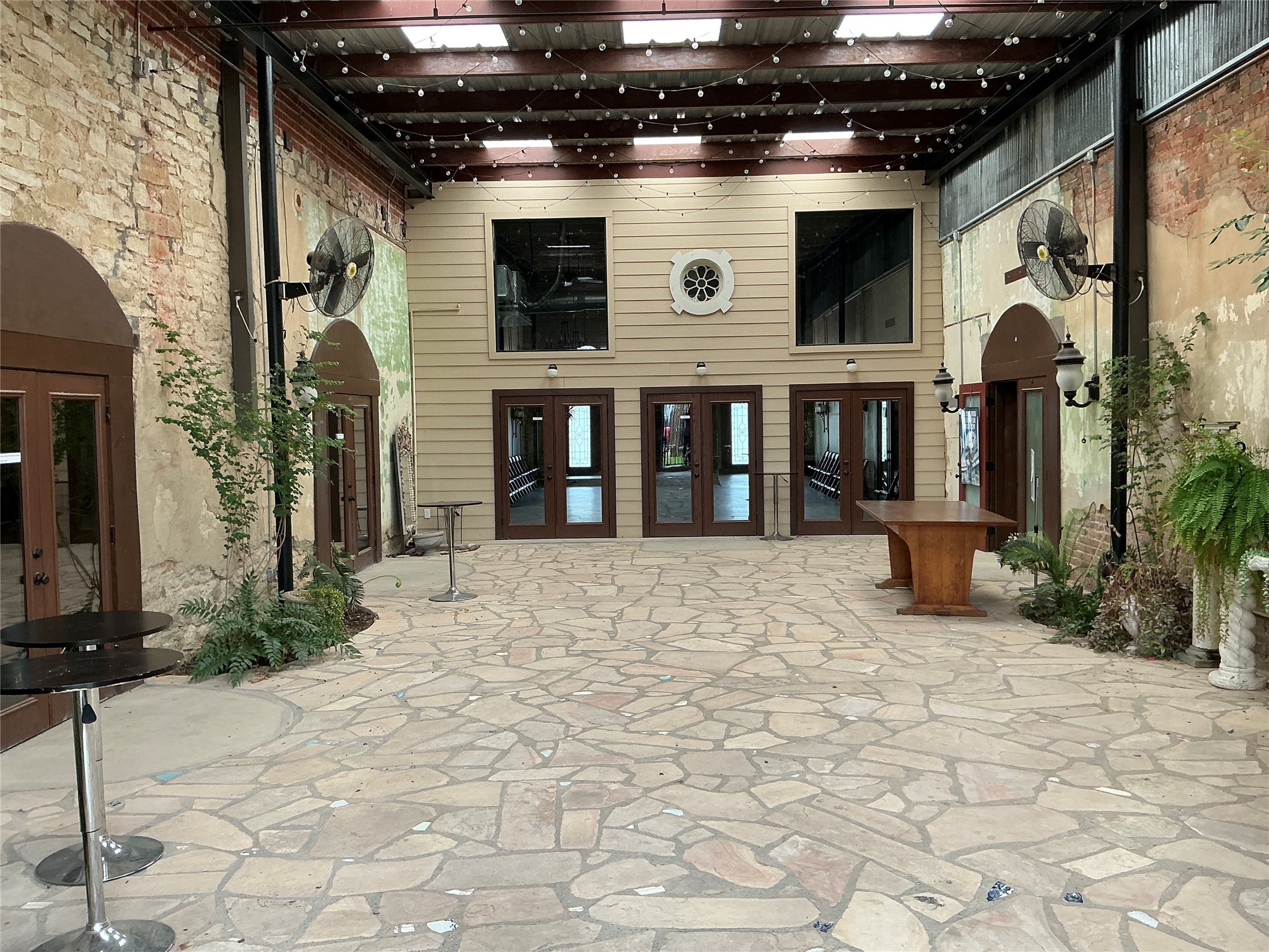 120/124 N Austin Street Comanche TX 76442