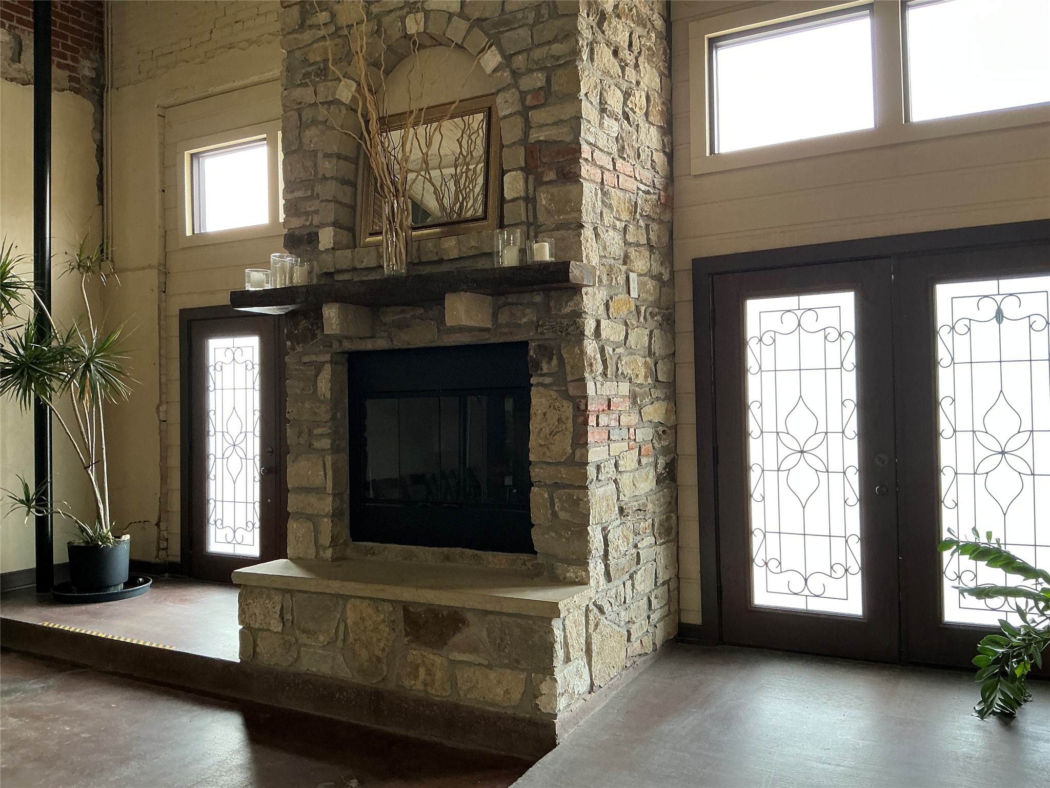 120/124 N Austin Street Comanche TX 76442