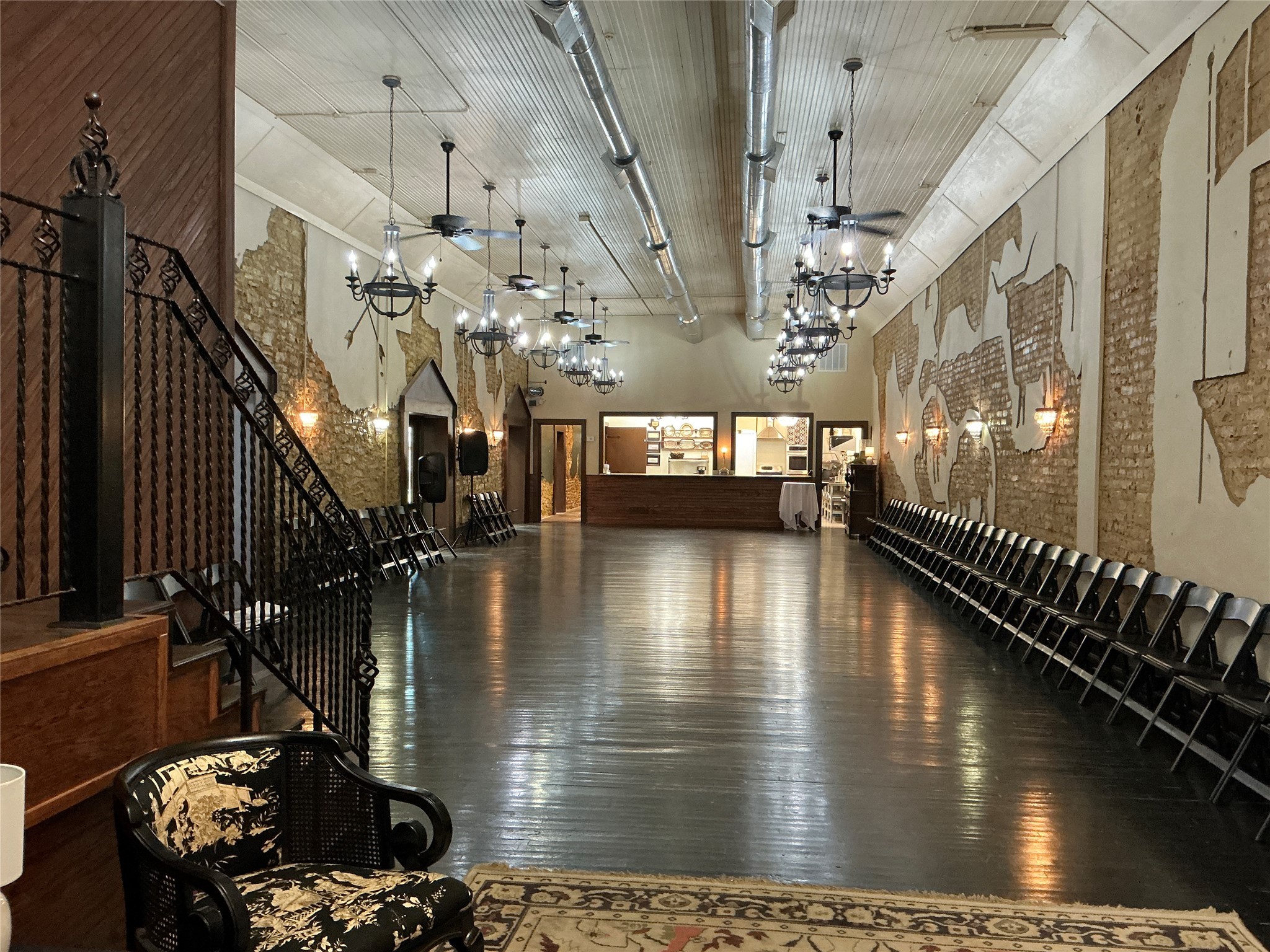 120/124 N Austin Street Comanche TX 76442