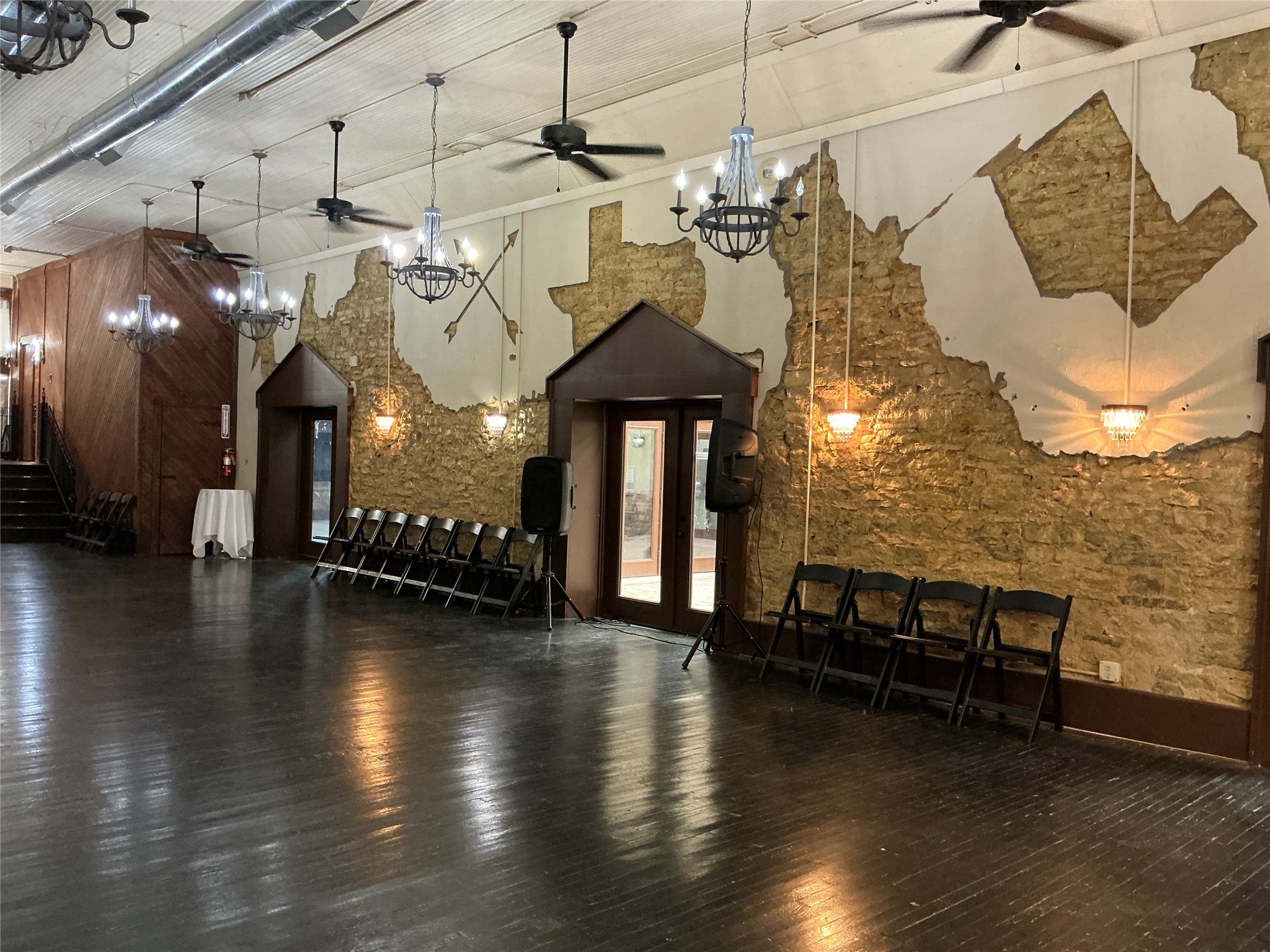 120/124 N Austin Street Comanche TX 76442