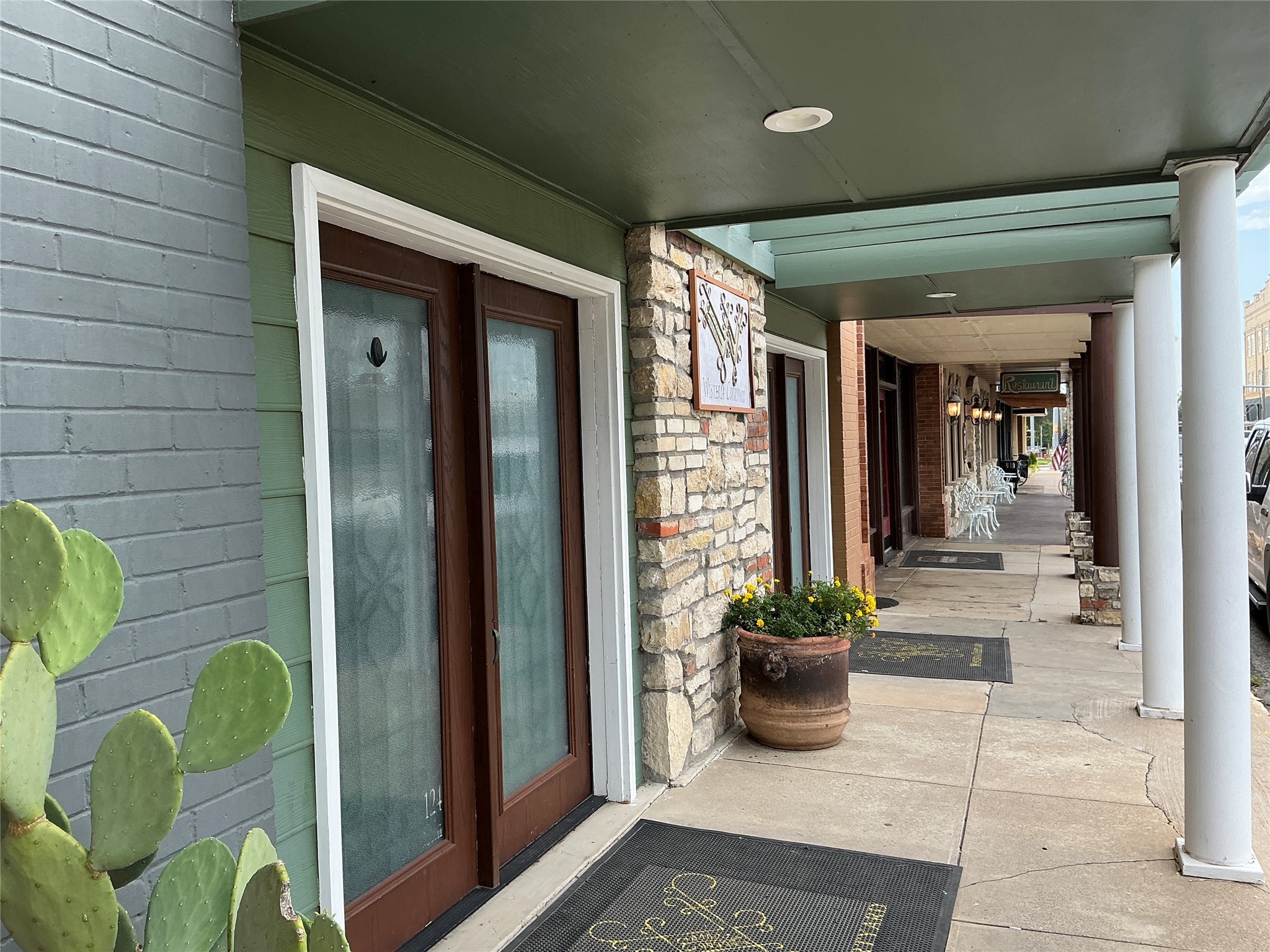 120/124 N Austin Street Comanche TX 76442