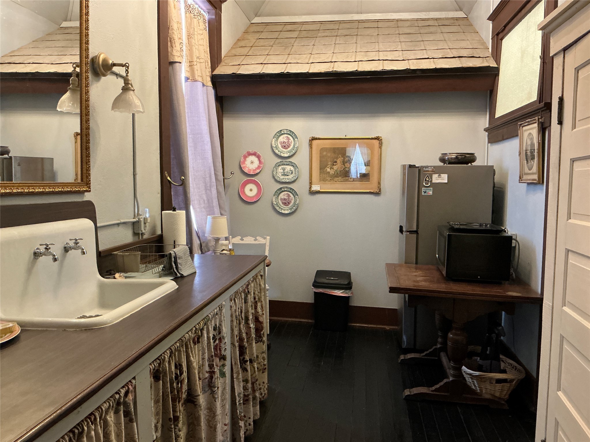 120/124 N Austin Street Comanche TX 76442