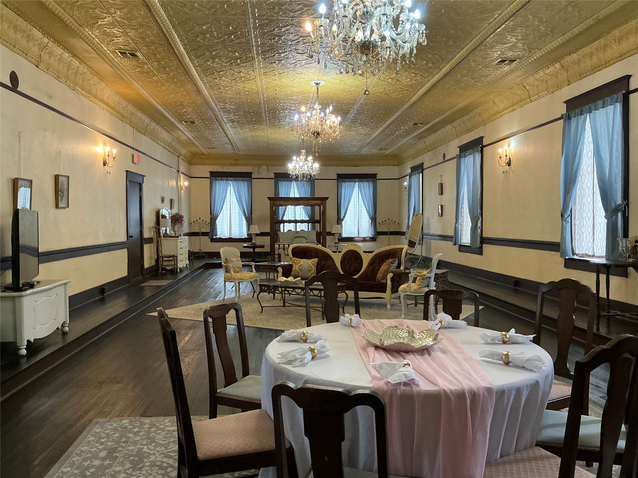 120/124 N Austin Street Comanche TX 76442