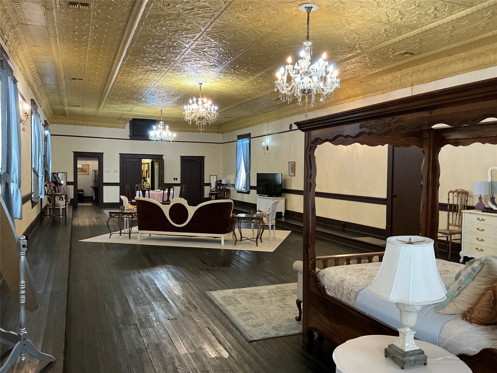 120/124 N Austin Street Comanche TX 76442