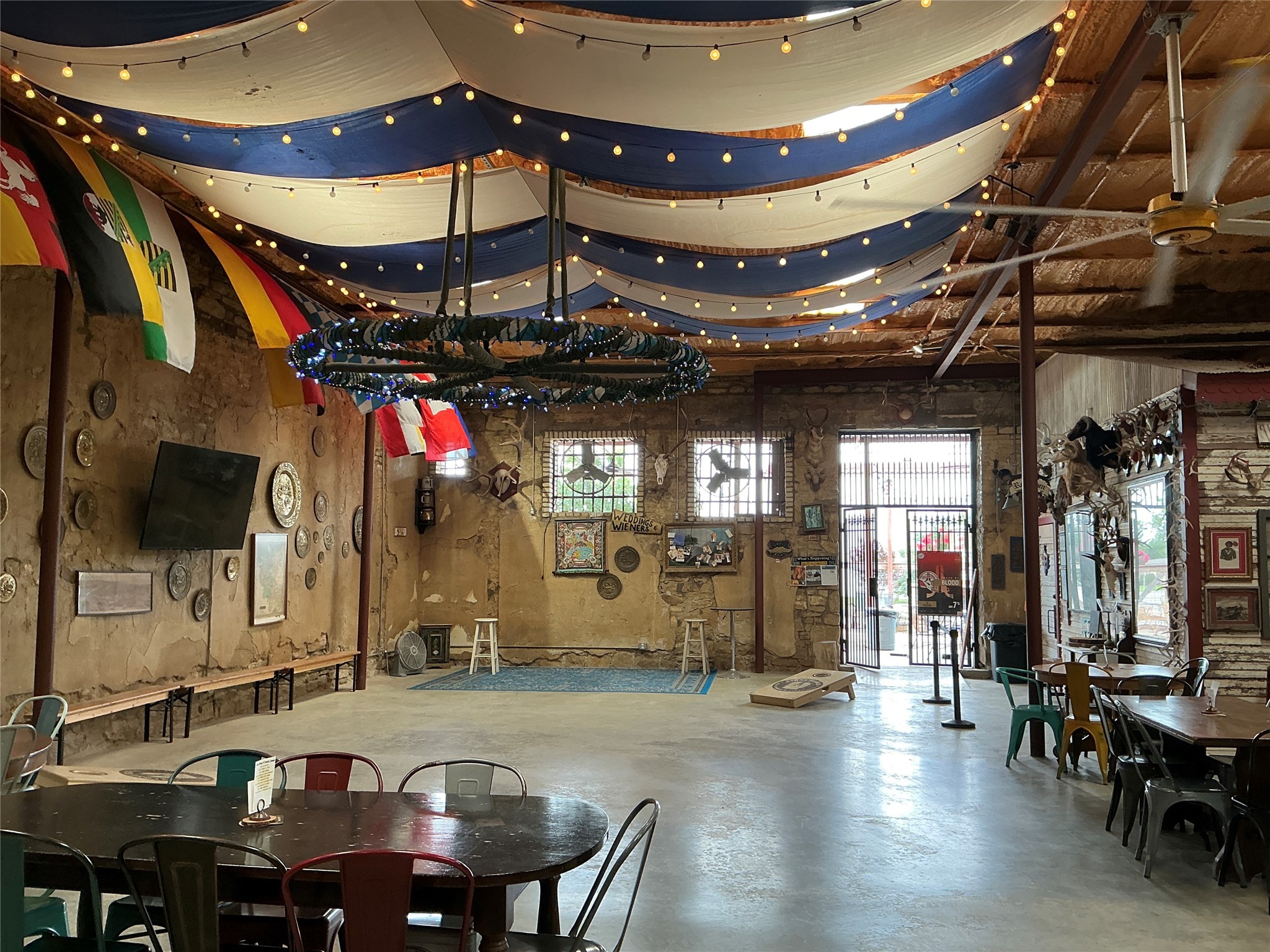 120/124 N Austin Street Comanche TX 76442