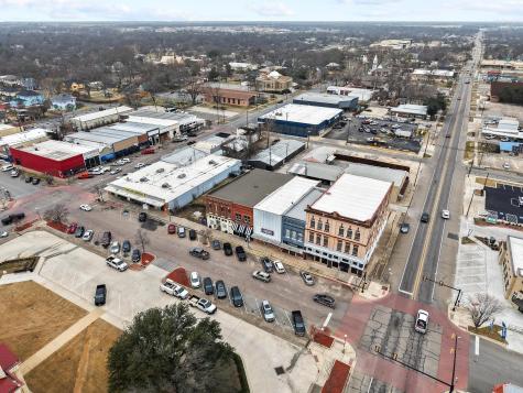 121 E 5th Street Bonham TX 75418