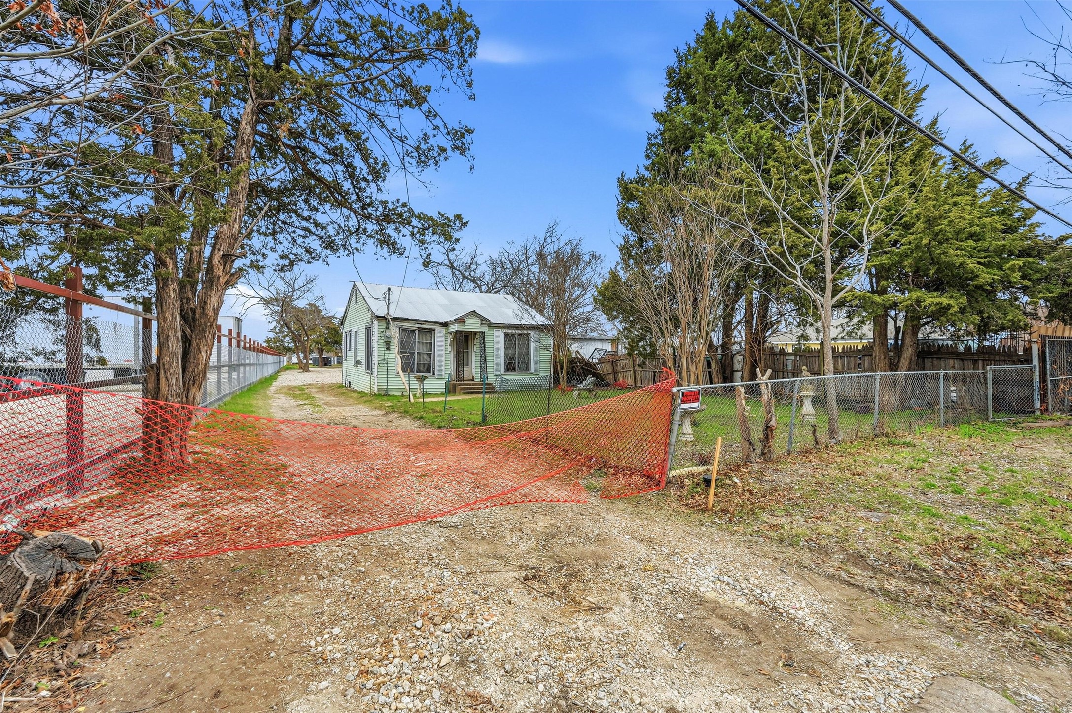 8322 Honeysuckle Lane Dallas TX 75241