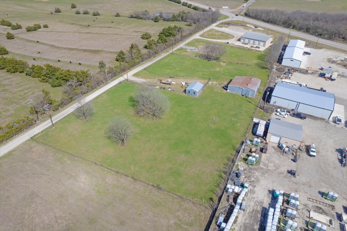 253 County Road 4465 Trenton TX 75490