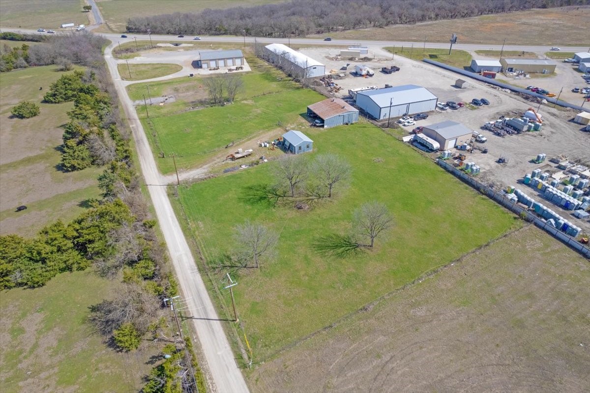 253 County Road 4465 Trenton TX 75490