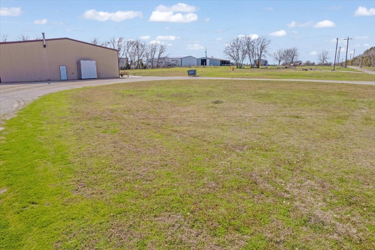 253 County Road 4465 Trenton TX 75490