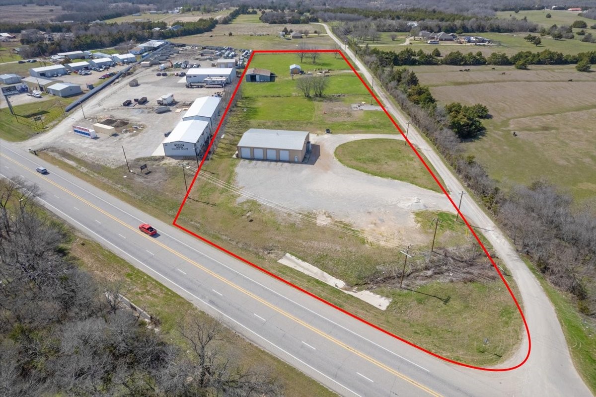 253 County Road 4465 Trenton TX 75490