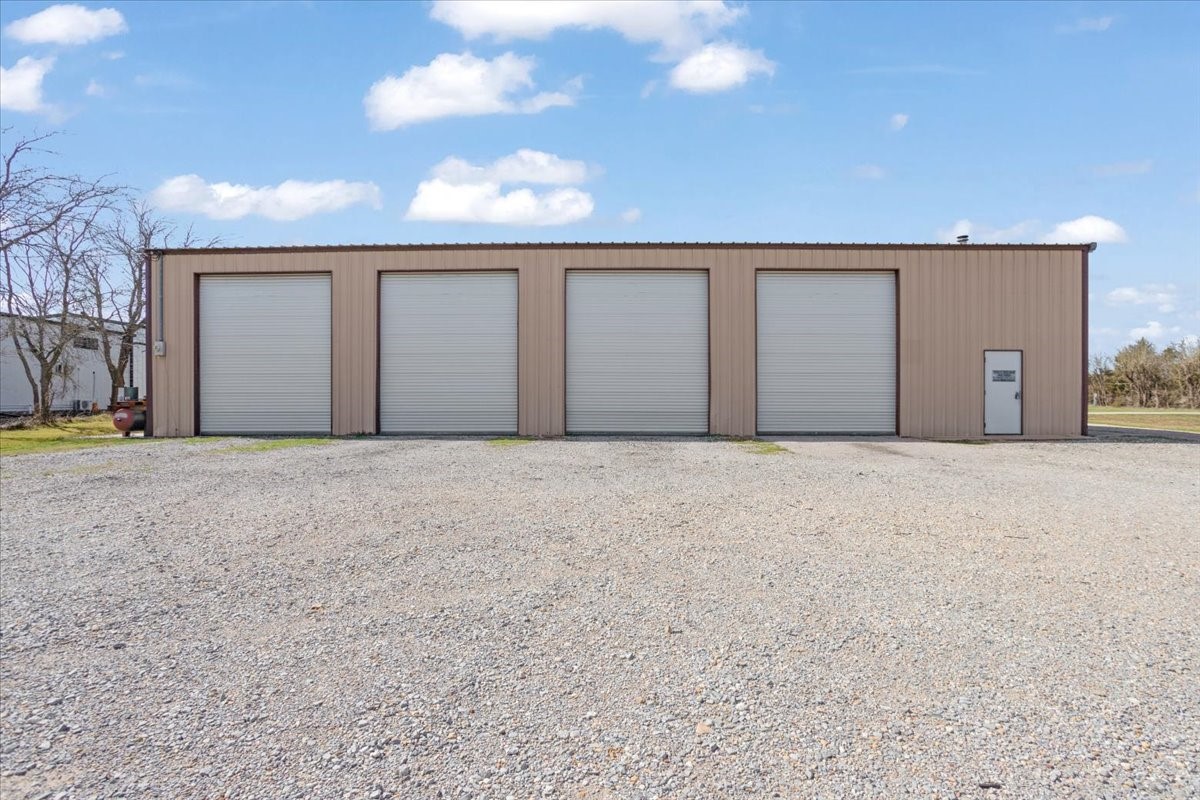 253 County Road 4465 Trenton TX 75490