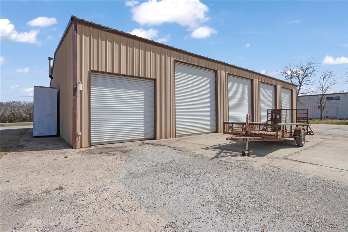 253 County Road 4465 Trenton TX 75490