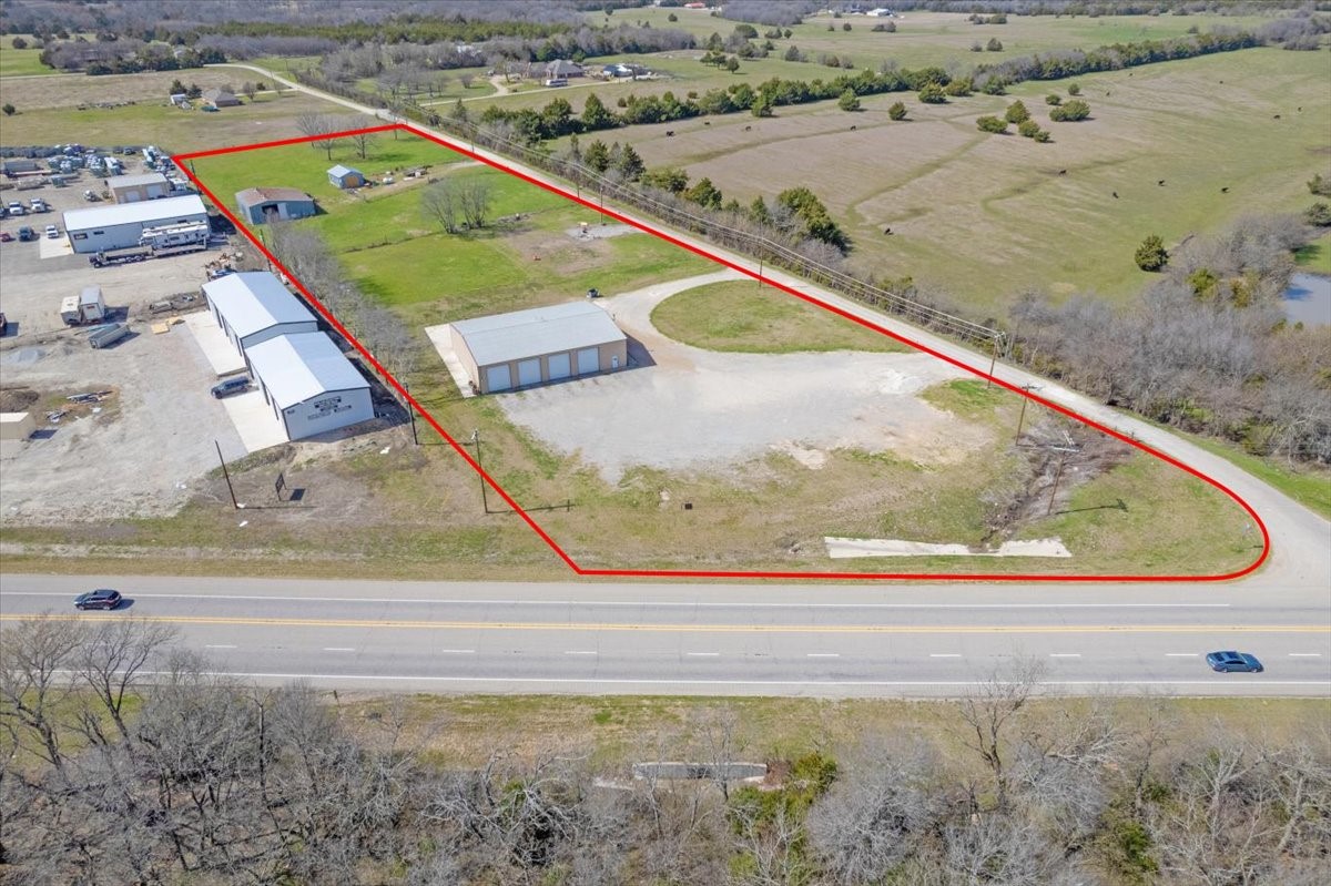 253 County Road 4465 Trenton TX 75490