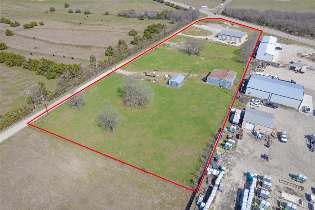 253 County Road 4465 Trenton TX 75490