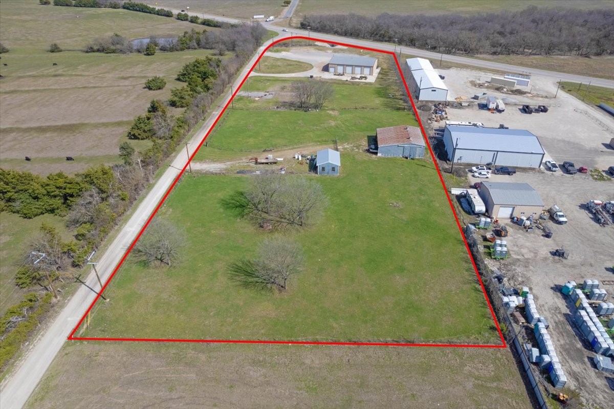 253 County Road 4465 Trenton TX 75490