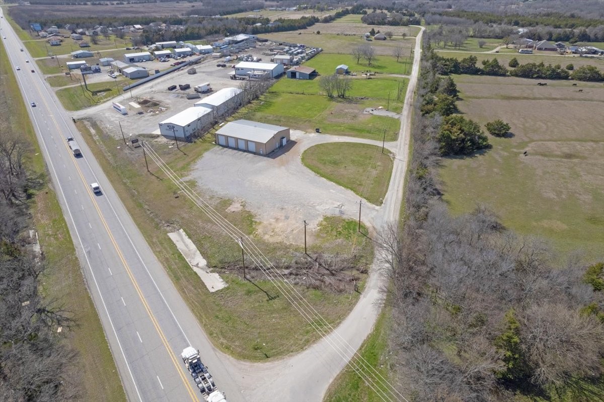 253 County Road 4465 Trenton TX 75490