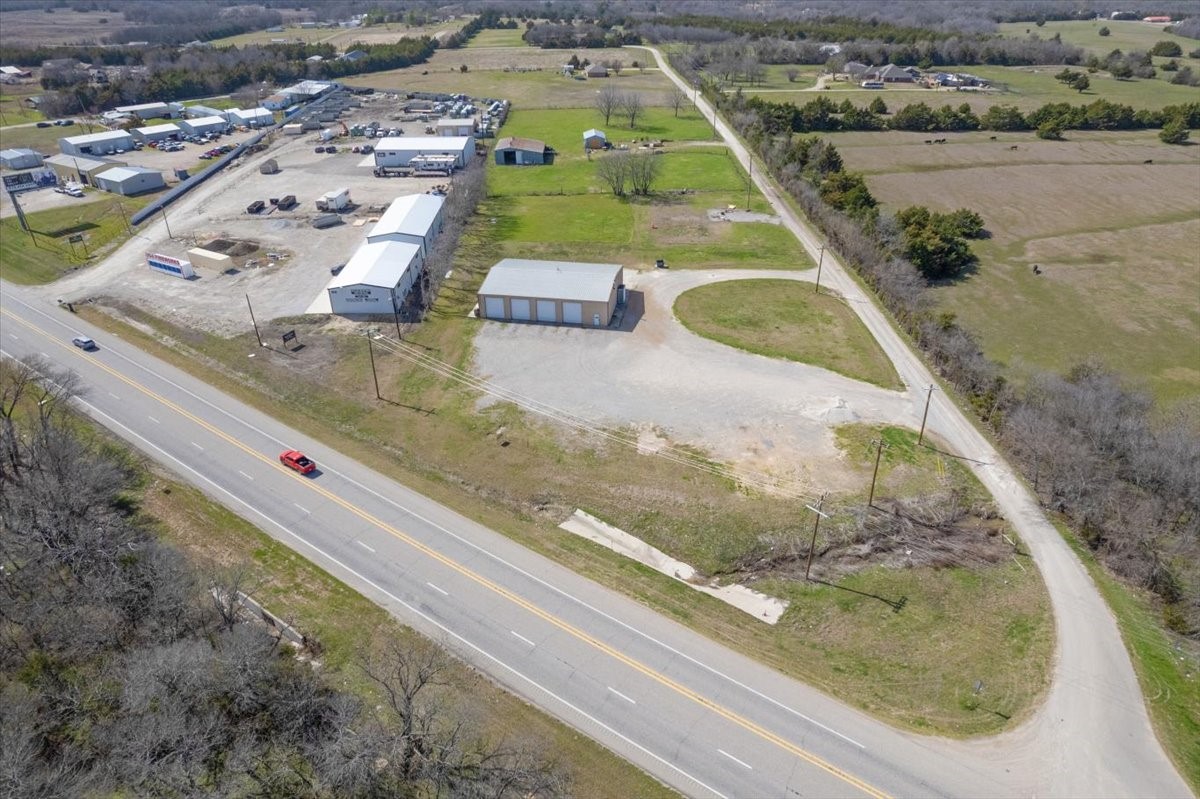 253 County Road 4465 Trenton TX 75490