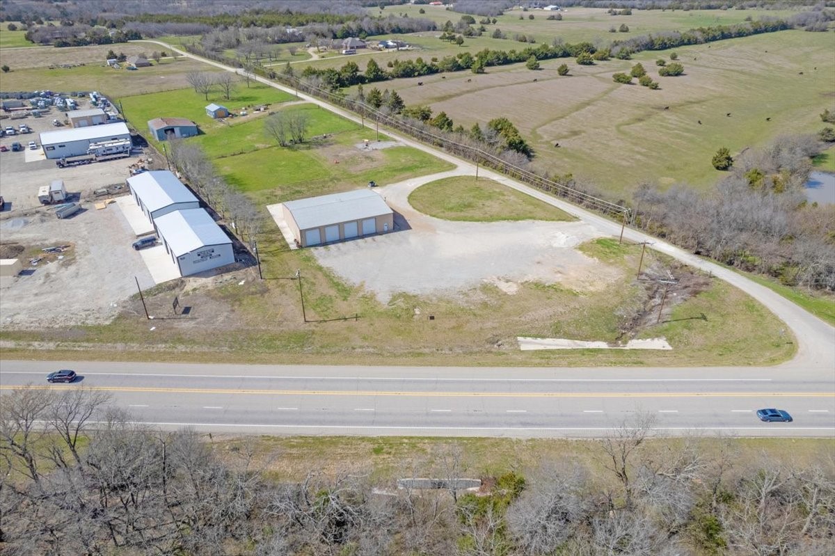 253 County Road 4465 Trenton TX 75490