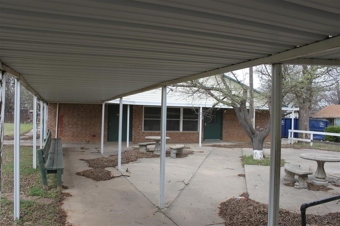 401 W Moss Street Eastland TX 76448