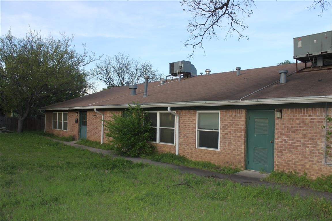 401 W Moss Street Eastland TX 76448