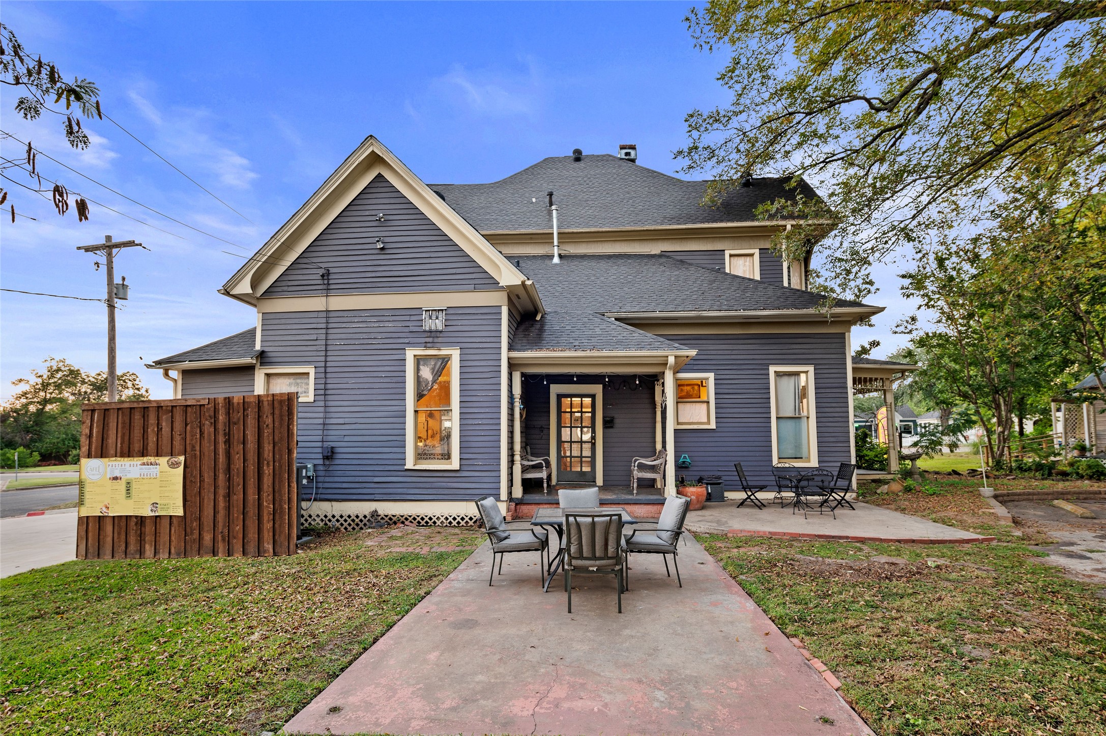 202 N Newsom Mineola TX 75773