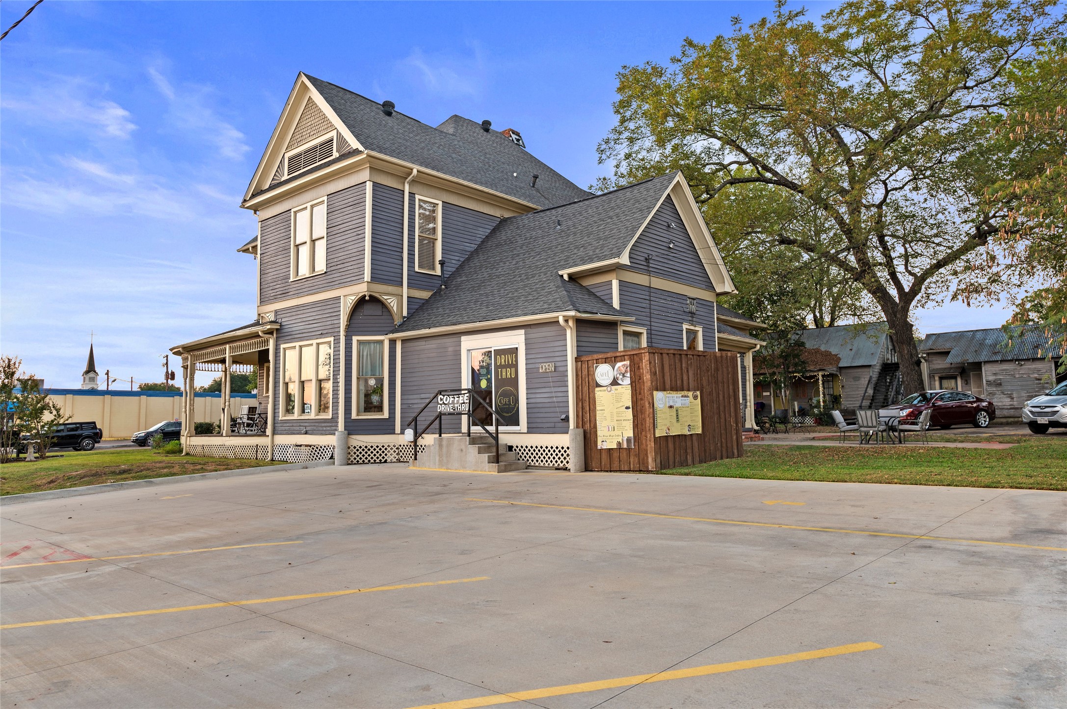 202 N Newsom Mineola TX 75773