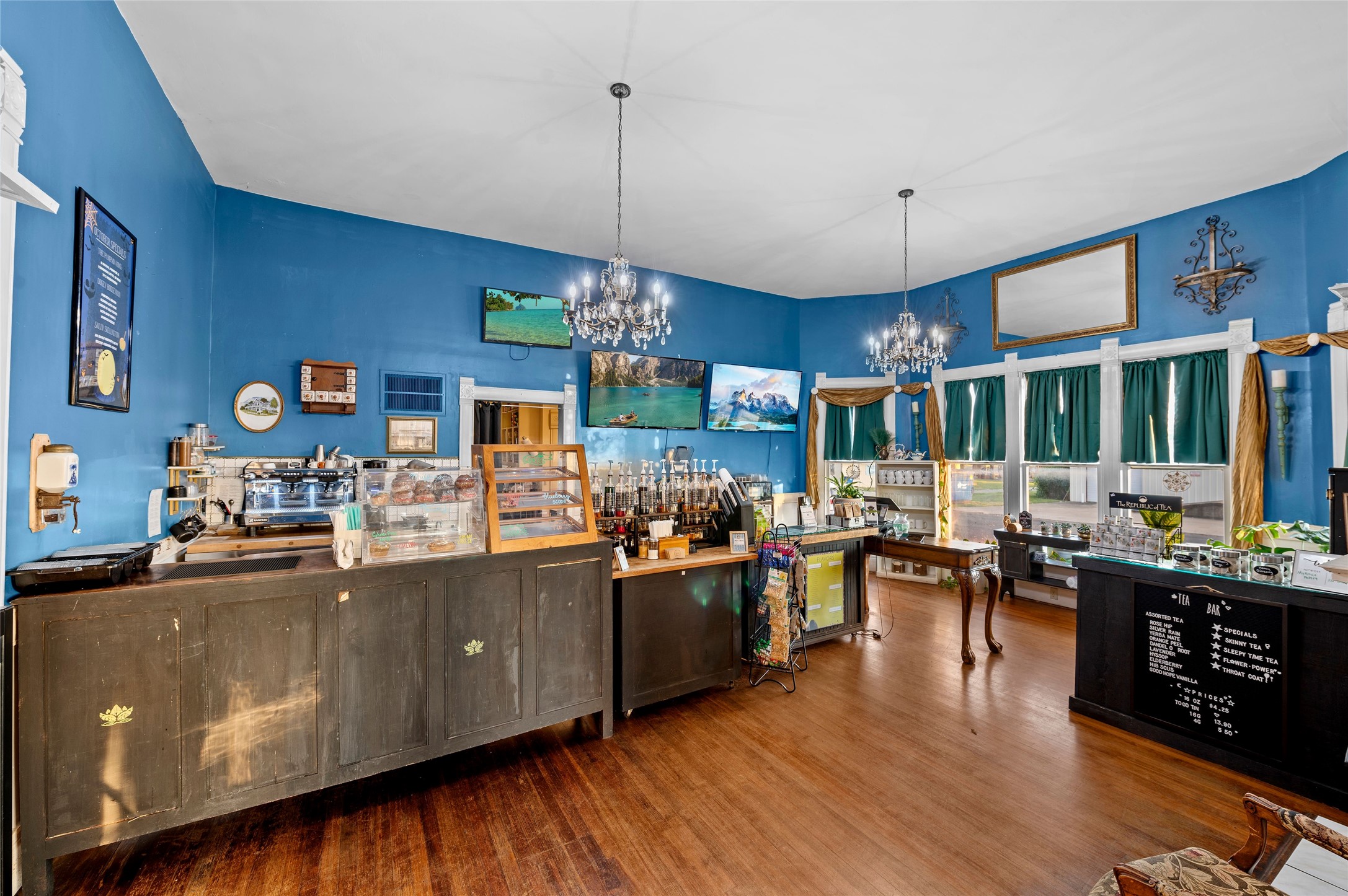202 N Newsom Mineola TX 75773
