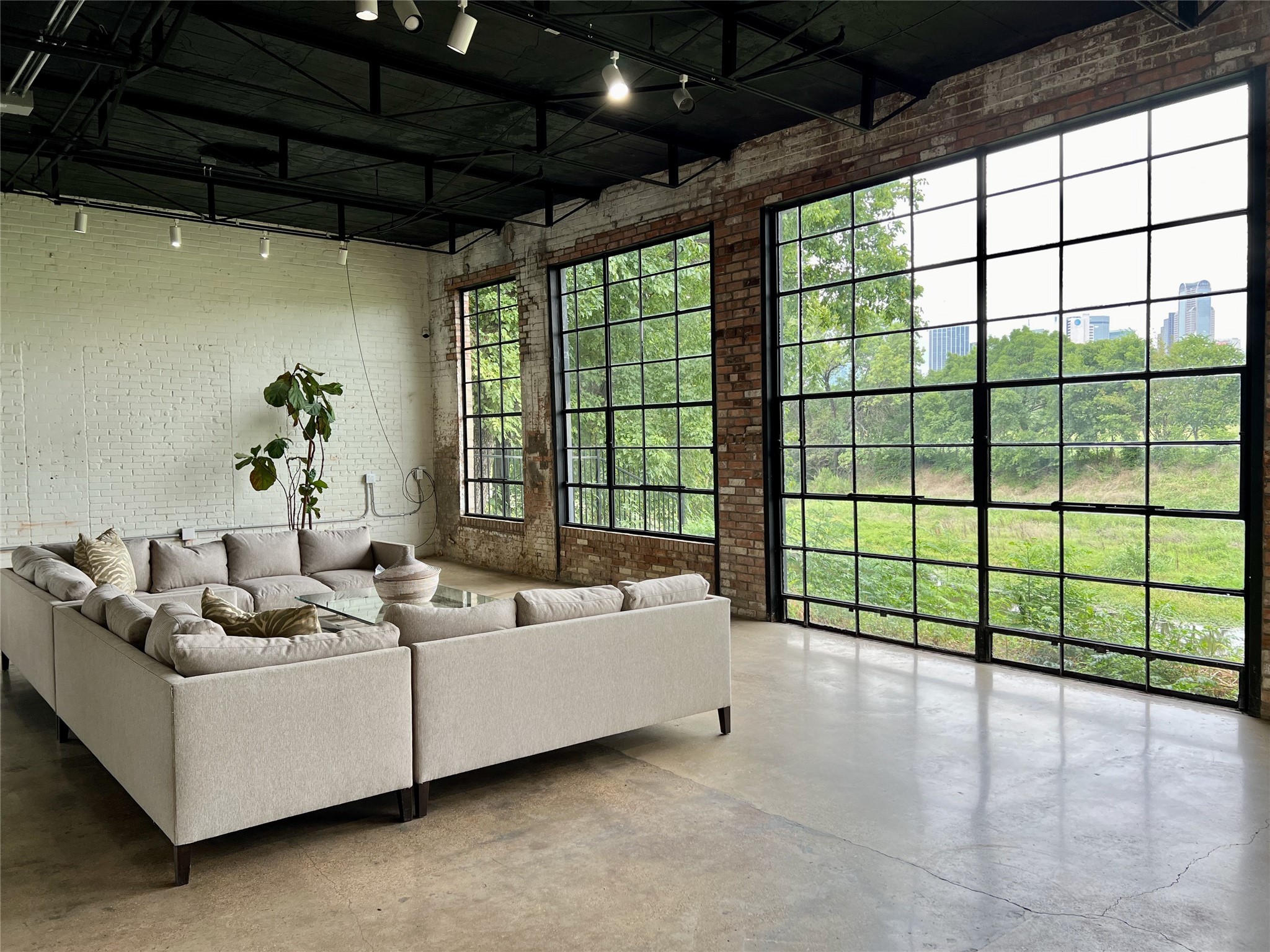 1208 Riverfront Boulevard Dallas TX 75207