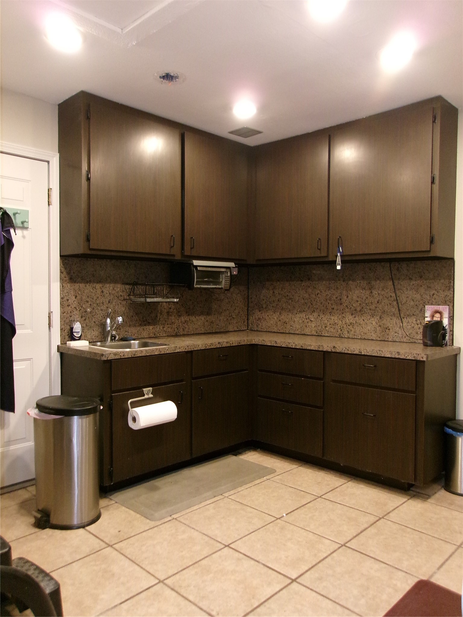 2526 Hillcrest Lane Grand Prairie TX 75052