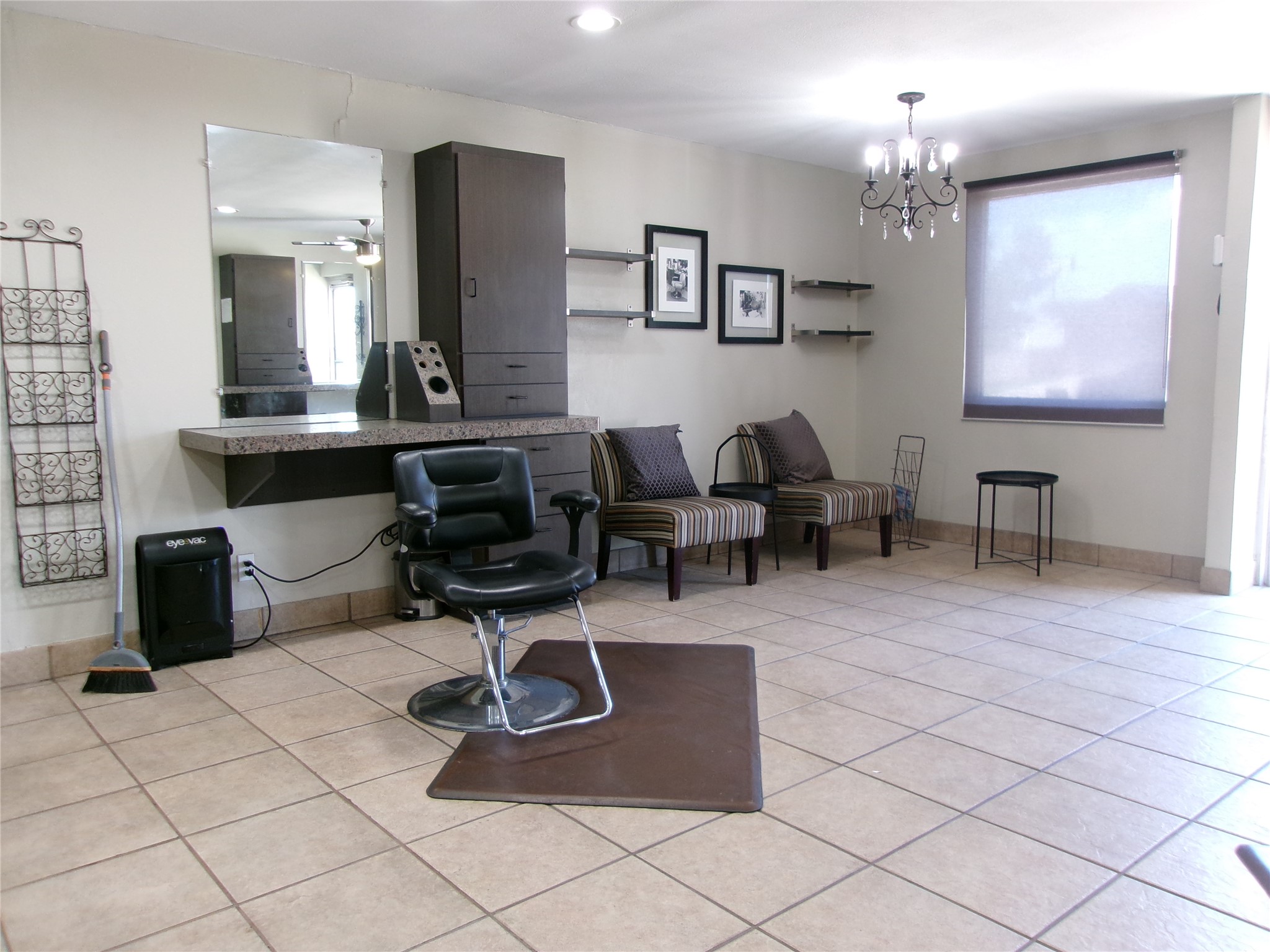 2526 Hillcrest Lane Grand Prairie TX 75052