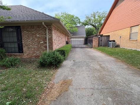 715 Buttermilk Drive Arlington TX 76006