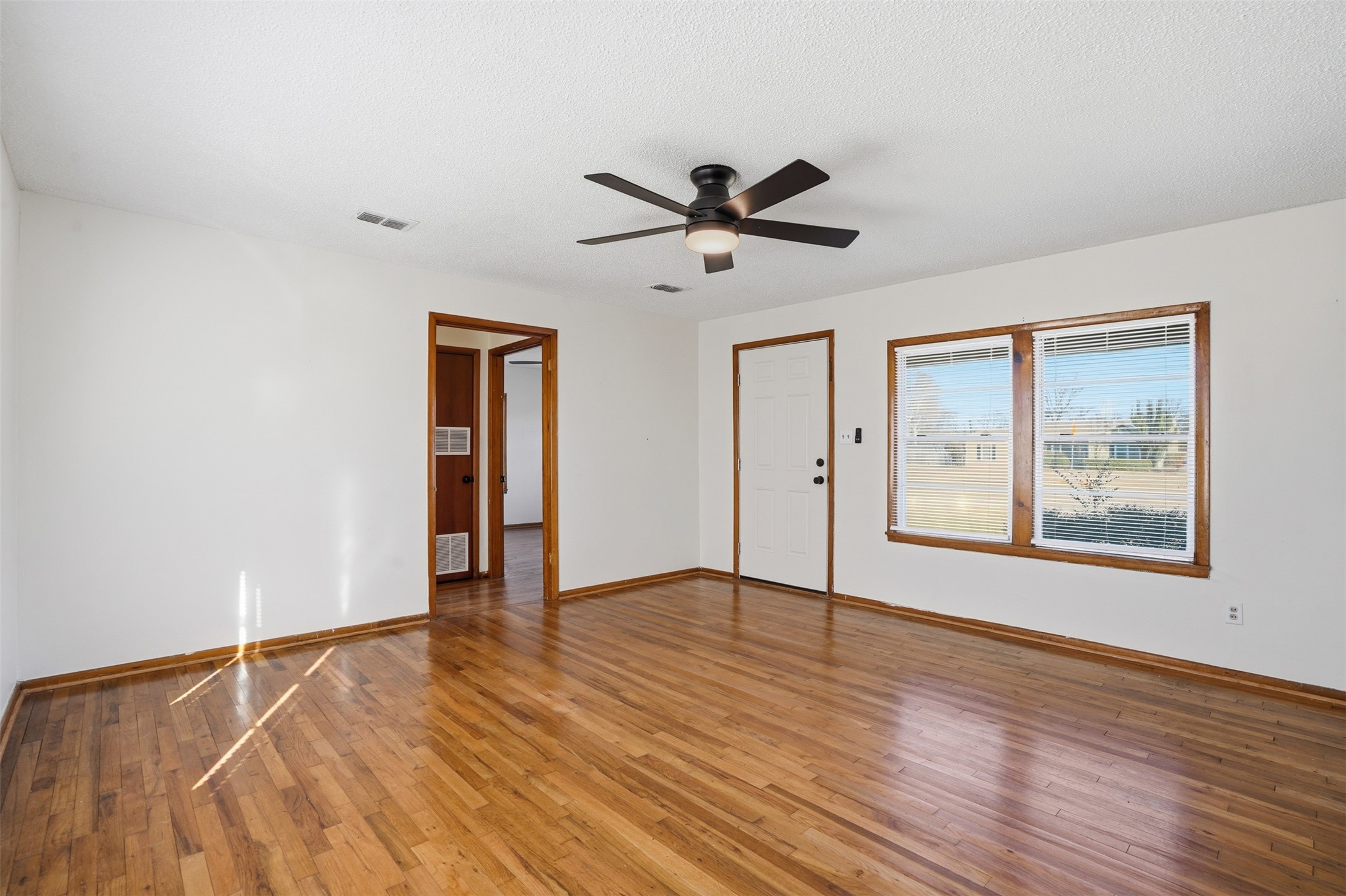 321 W Highway 199 Springtown TX 76082