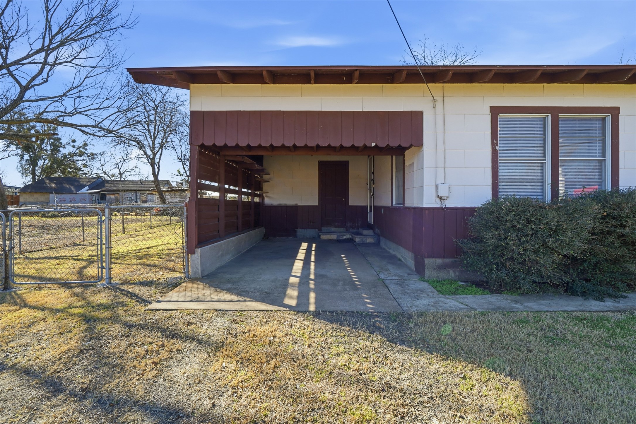 321 W Highway 199 Springtown TX 76082