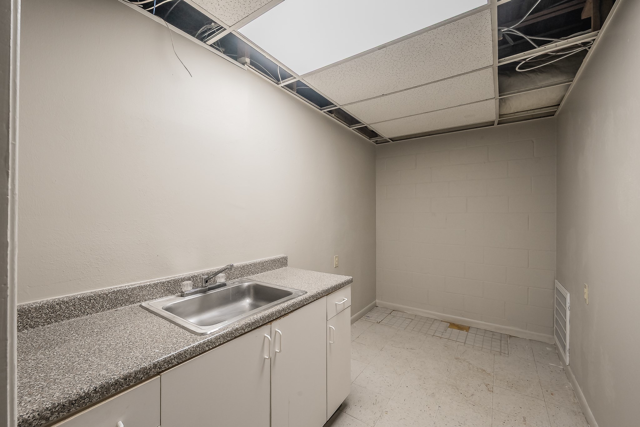 5704 James Avenue Fort Worth TX 76134