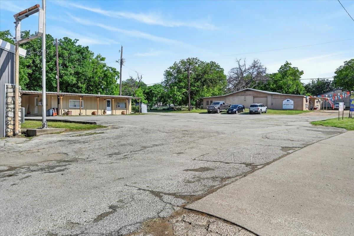 424 N Texas Street De Leon TX 76444
