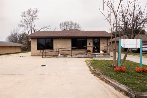 503 Lipscomb Street Bonham TX 75418