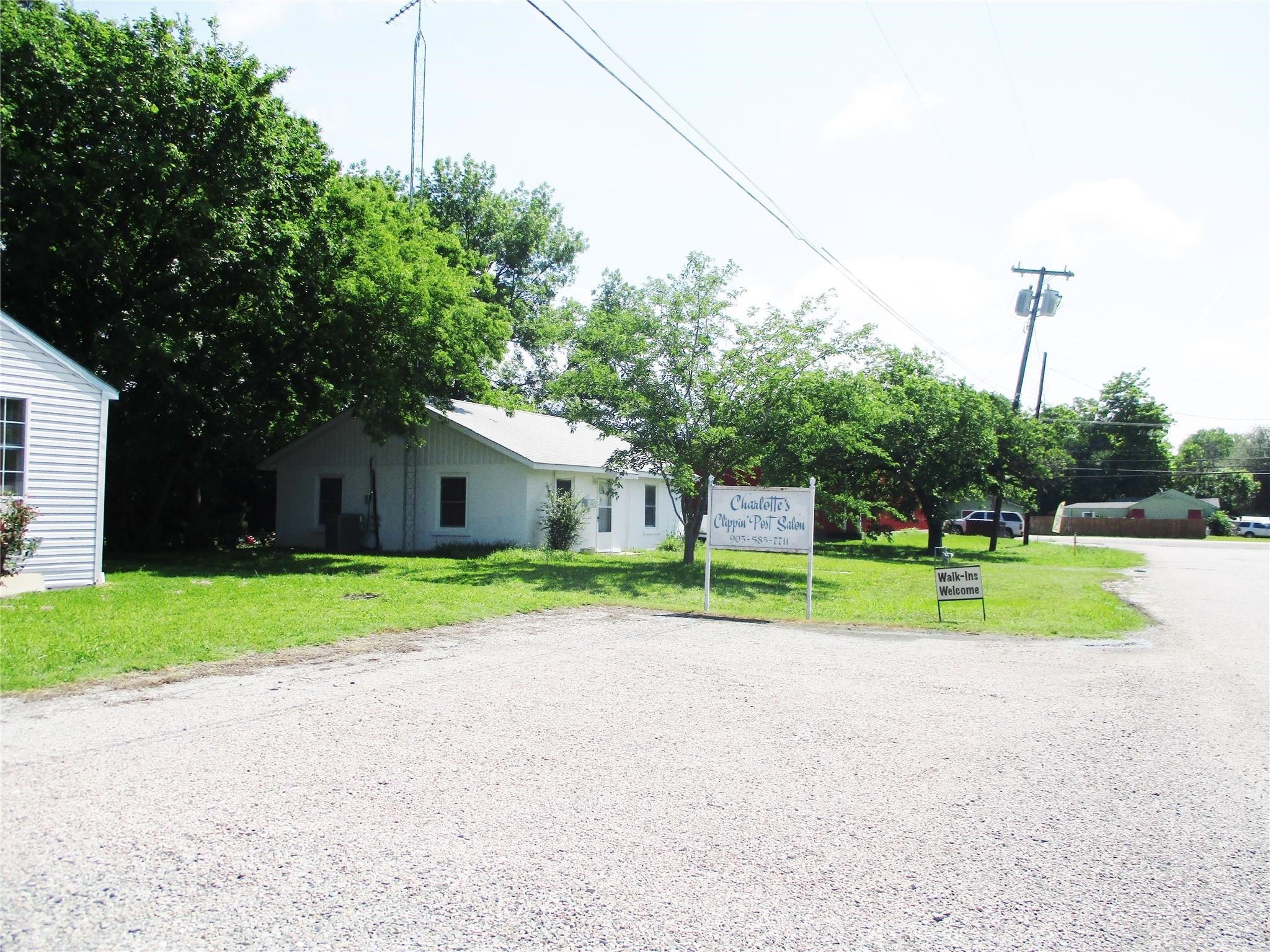 103 E Denison Avenue Bonham TX 75418