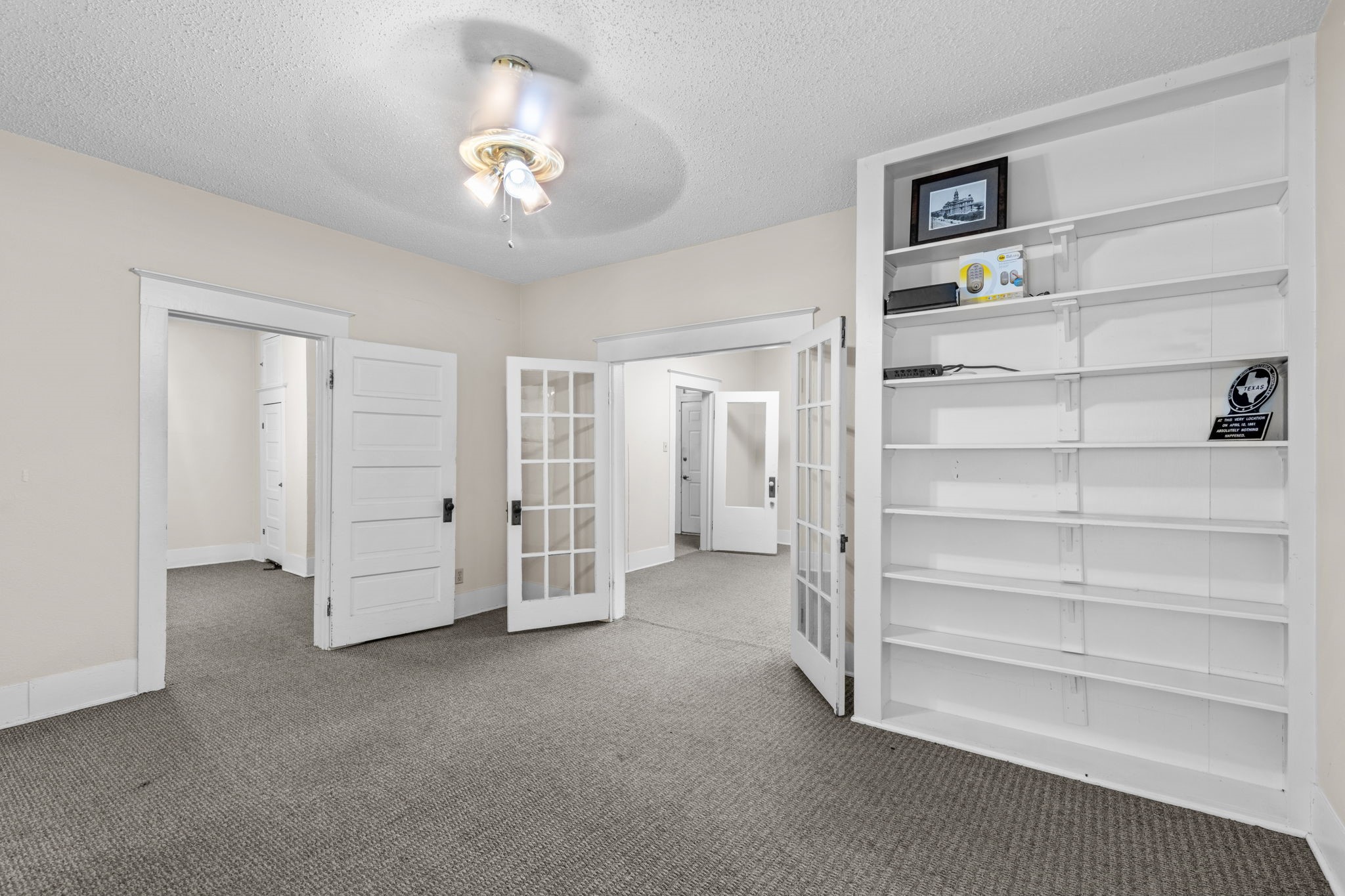 610 E Weatherford Street Fort Worth TX 76118