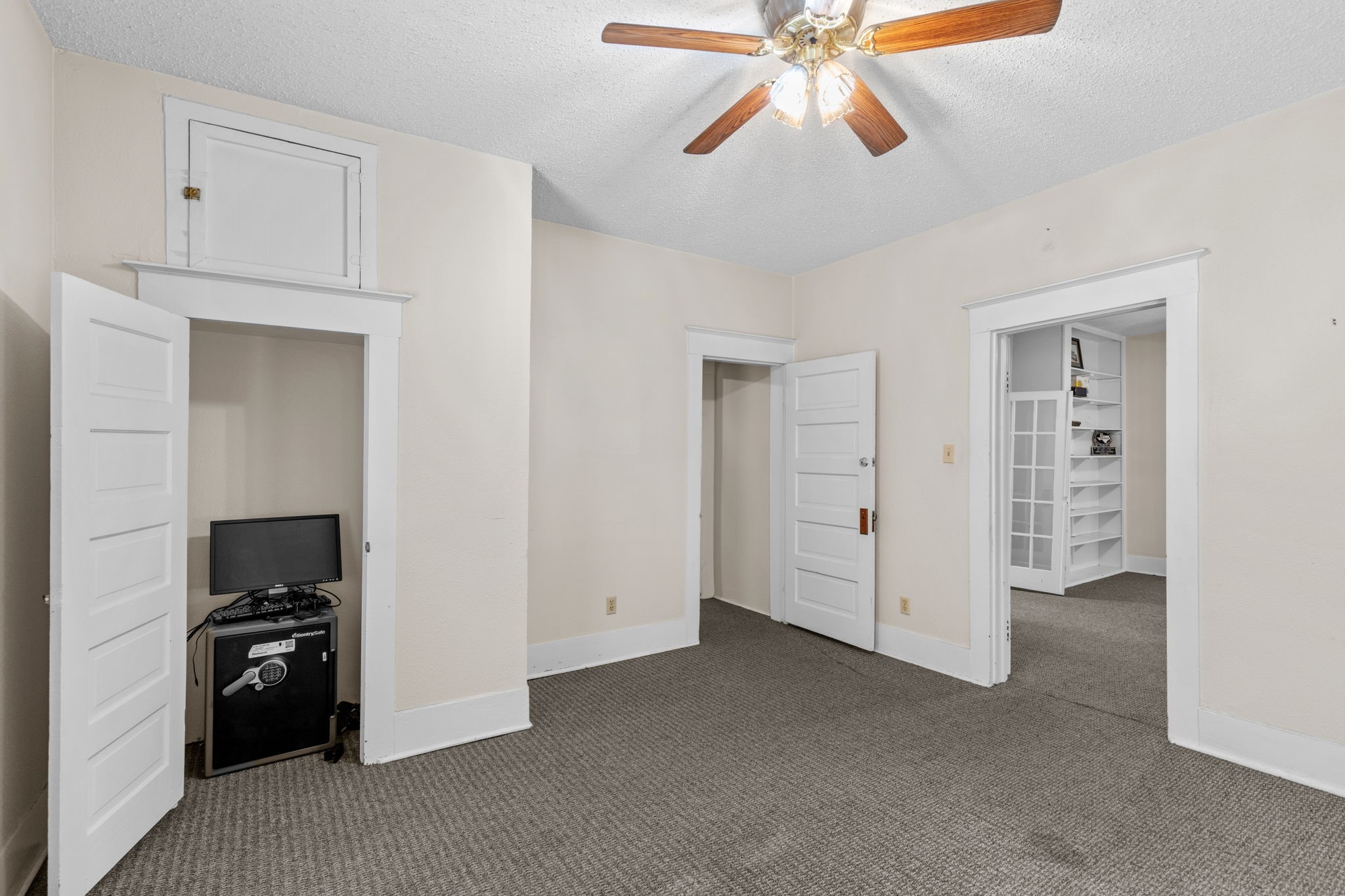 610 E Weatherford Street Fort Worth TX 76118