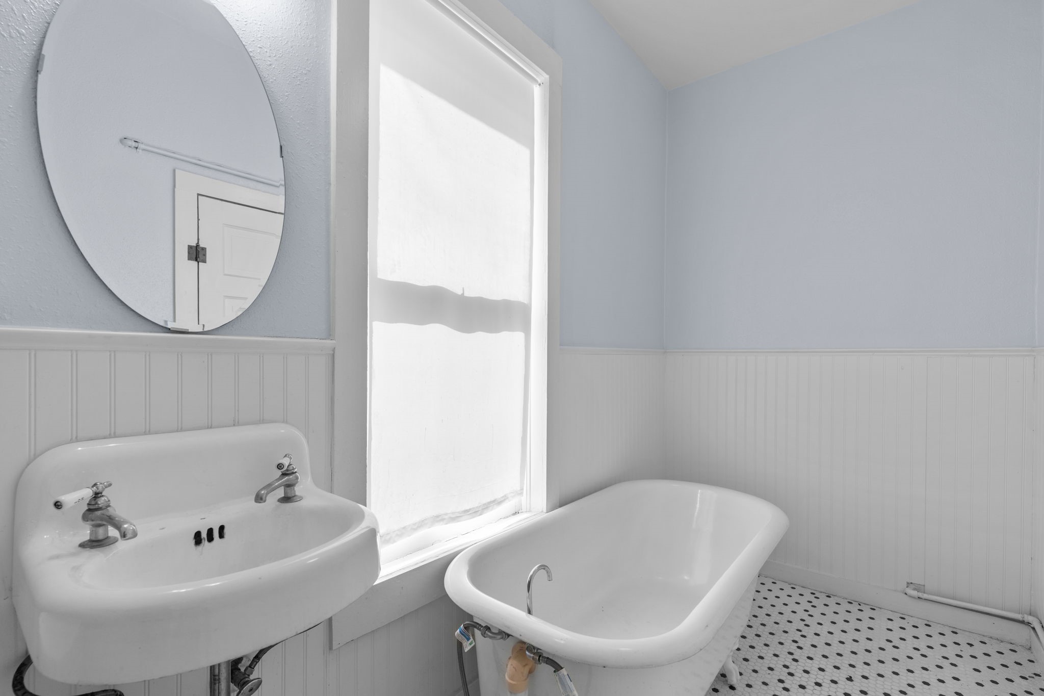 610 E Weatherford Street Fort Worth TX 76118