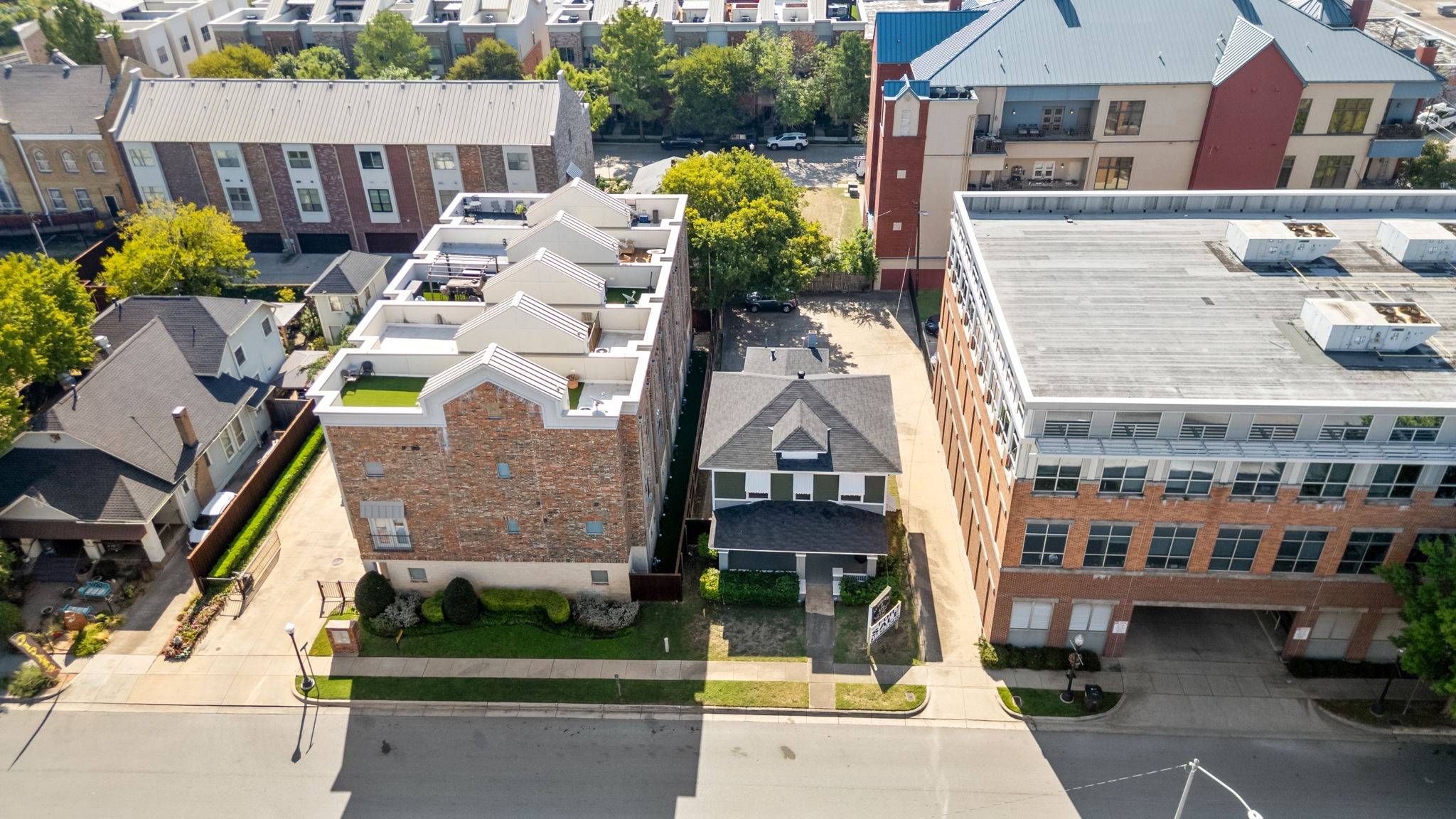 610 E Weatherford Street Fort Worth TX 76118