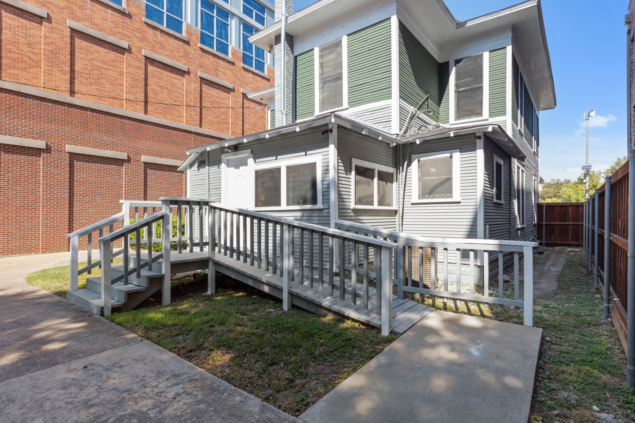 610 E Weatherford Street Fort Worth TX 76118