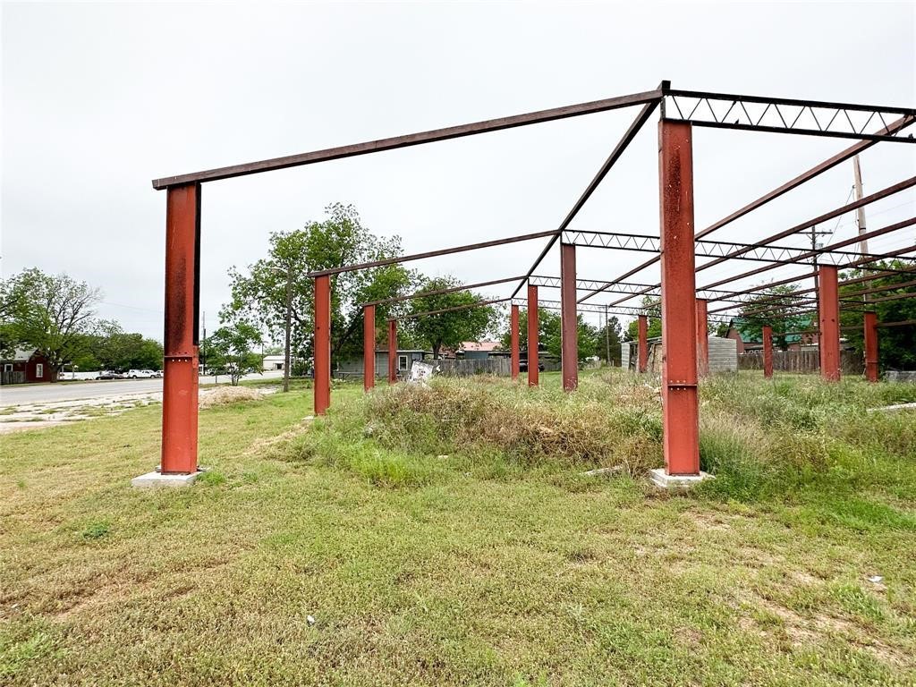 511 E 8th Street Cisco TX 76437