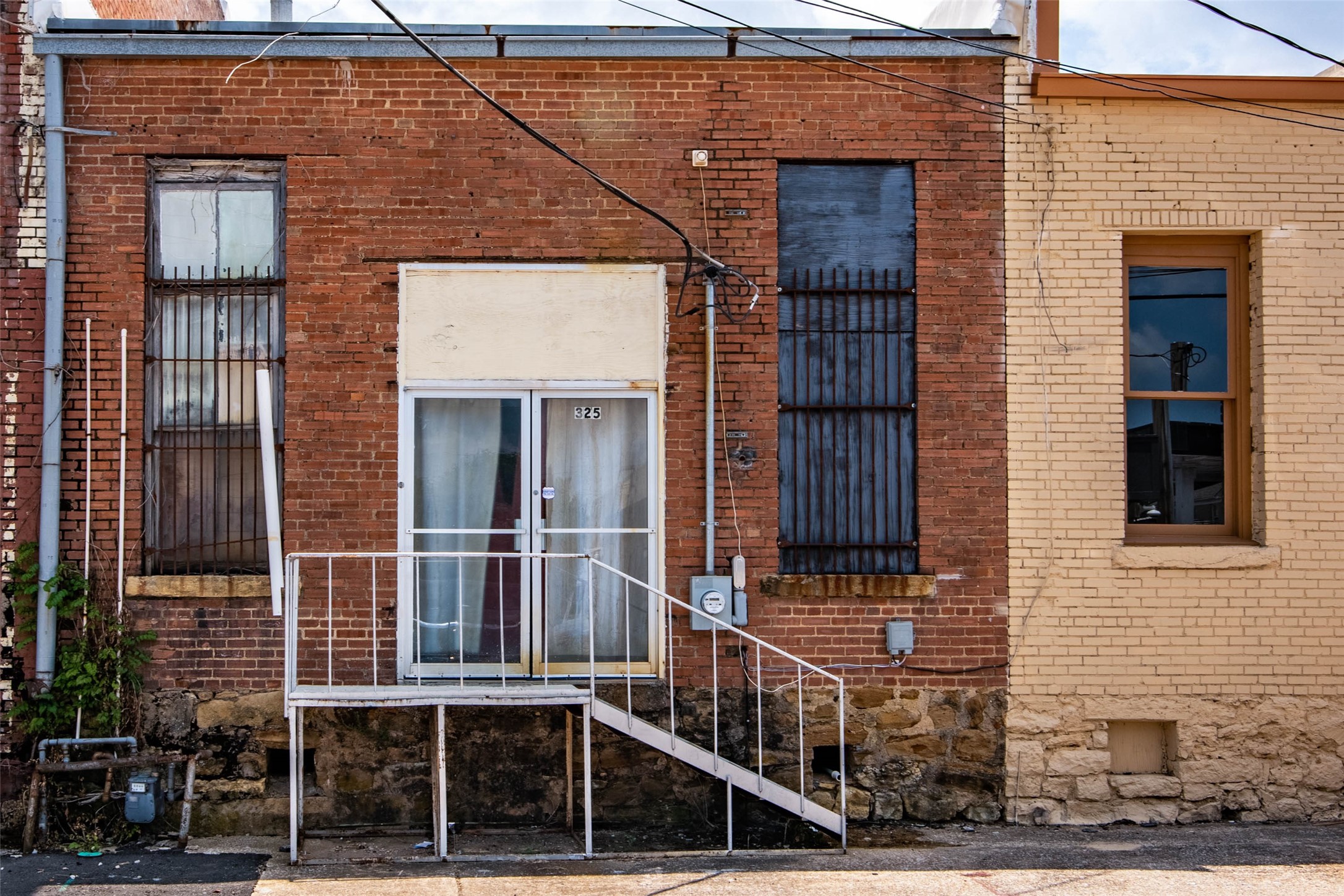 325 W Main Street Denison TX 75020