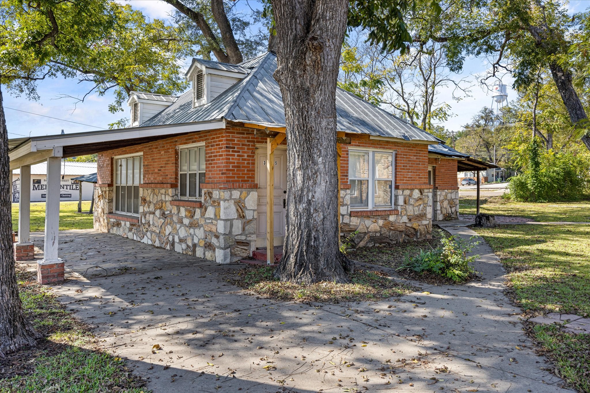 301 NE Barnard Street Glen Rose TX 76043